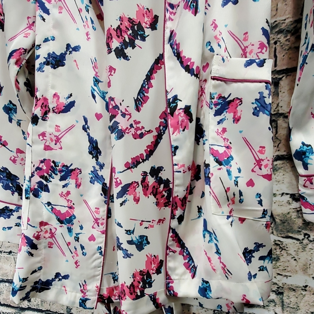 Sam Edelman | Abstract Floral Smoking Jacket Robe - Picture 5 of 8